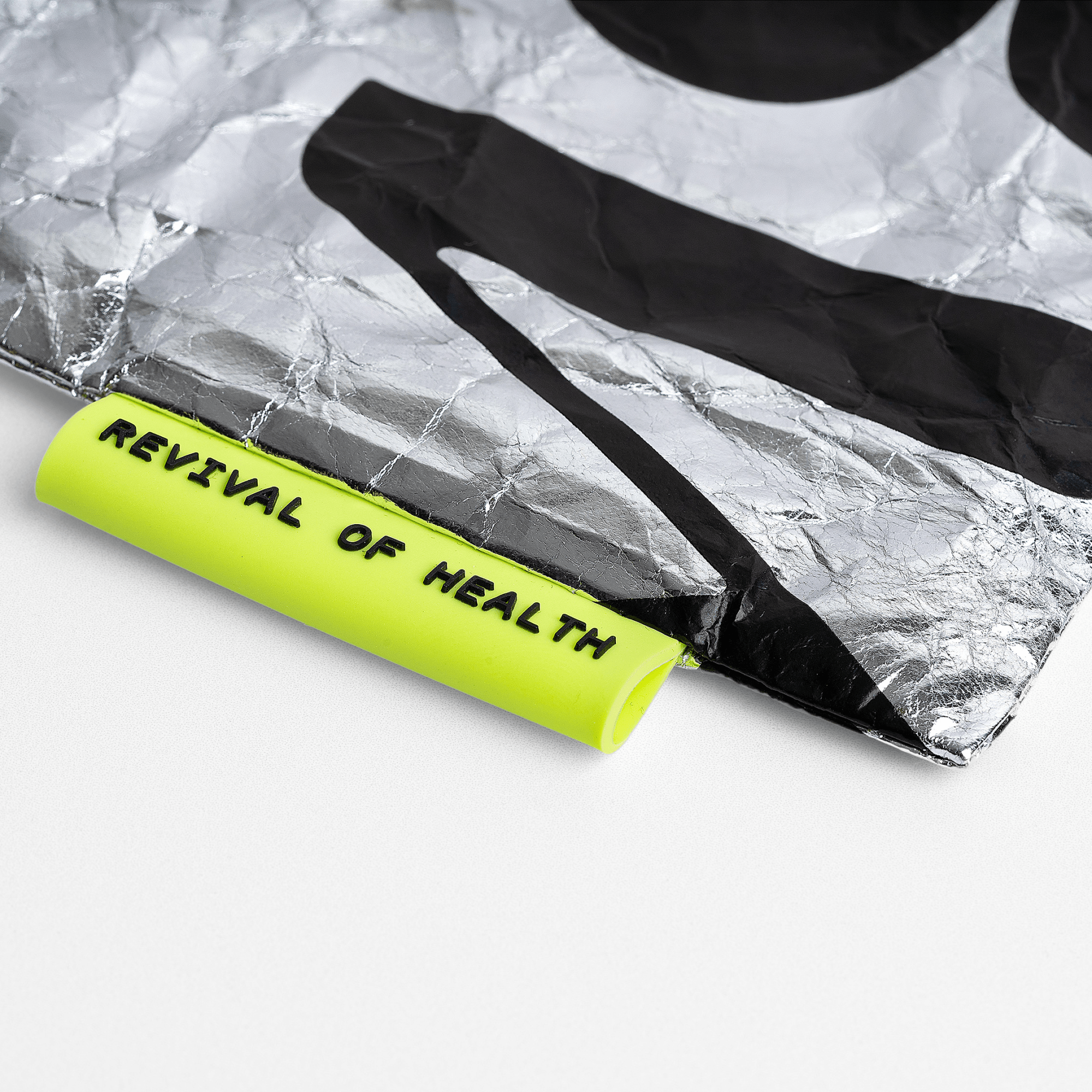 The ARMRA Metallic Travel Pouch - ARMRA